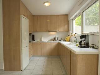 Gikas Aparthotel 3*