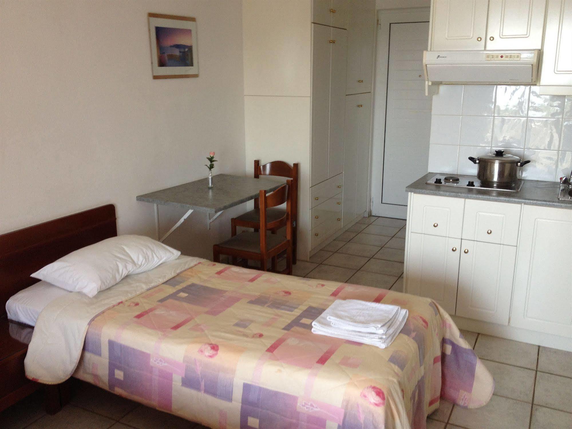 Aparthotel Gikas Marmari (Evia)