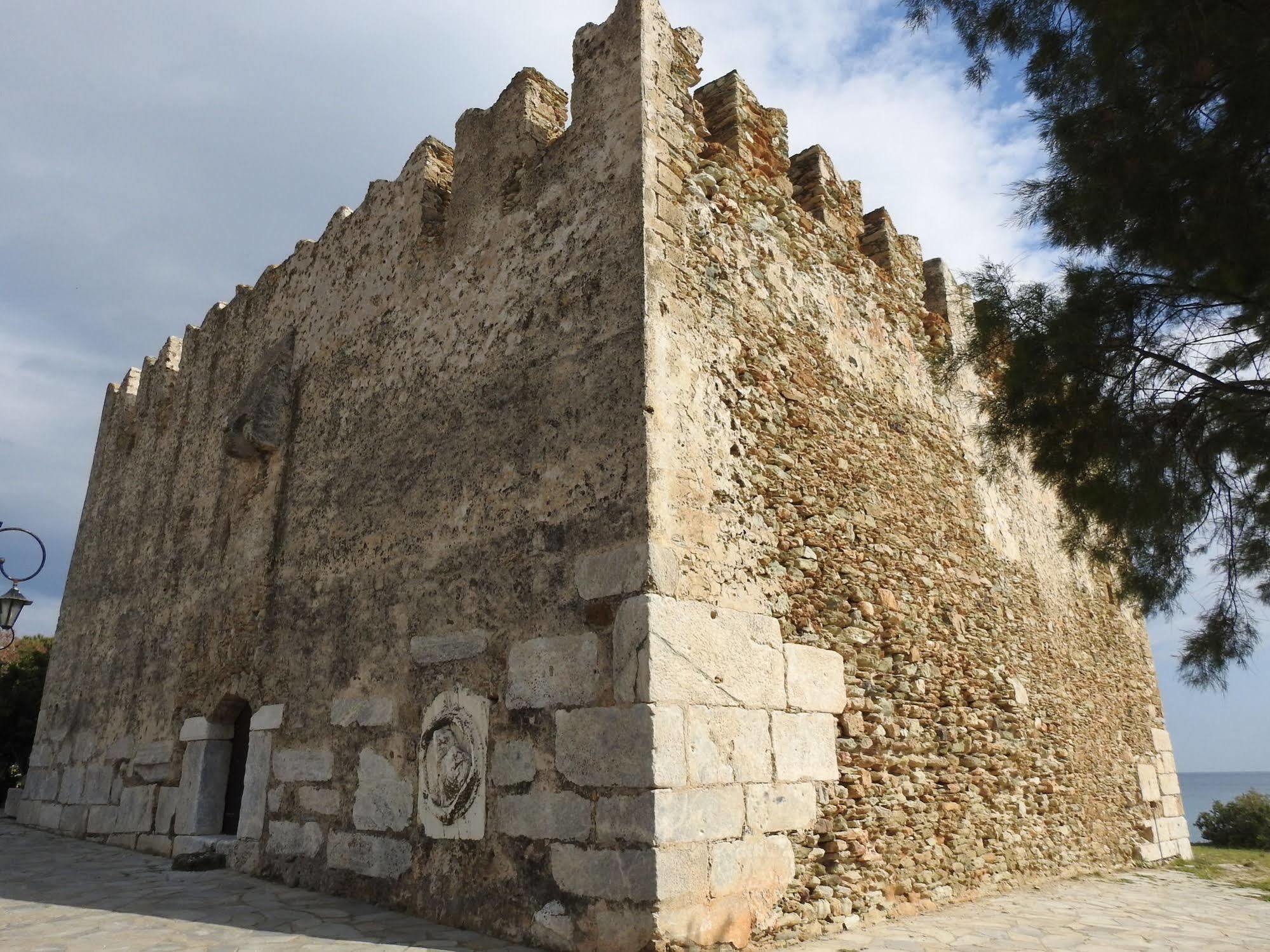 Gikas 3*